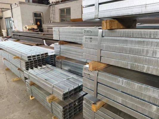Flanco parallelo in acciaio galvanizzato su misura per travi di sezione C 150x90x24 PFC
