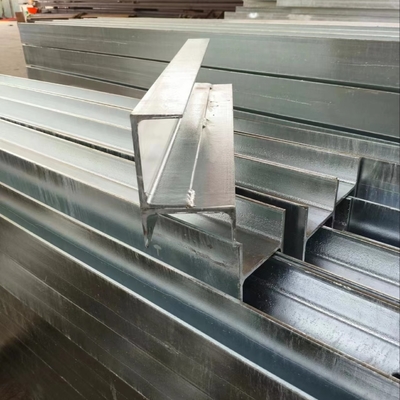 Colonne di calcestruzzo laminato a caldo resistenti alla ruggine per angoli di 45° e 90°