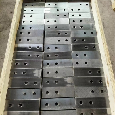 Spessore e larghezza personalizzabili Barra piatta in metallo a fessura per materiali da costruzione durevoli