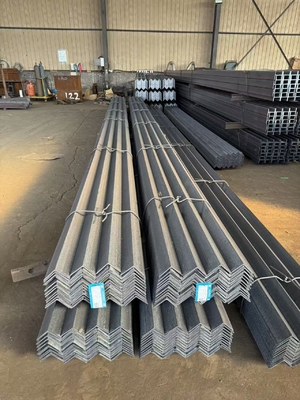 100*100*8 mm angolo in acciaio galvanizzato per l'efficienza del telaio delle porte degli edifici civili