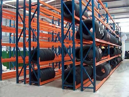 Sistema di scaffalatura per pallet in acciaio a doppia profondità Soluzione versatile e personalizzabile per il vostro magazzino