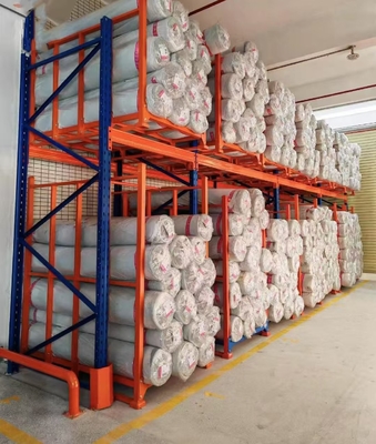 Operazioni di magazzino semplificate Sistema di scaffalatura per pallet a doppia profondità con montaggio richiesto e vassoio di scaffali in acciaio